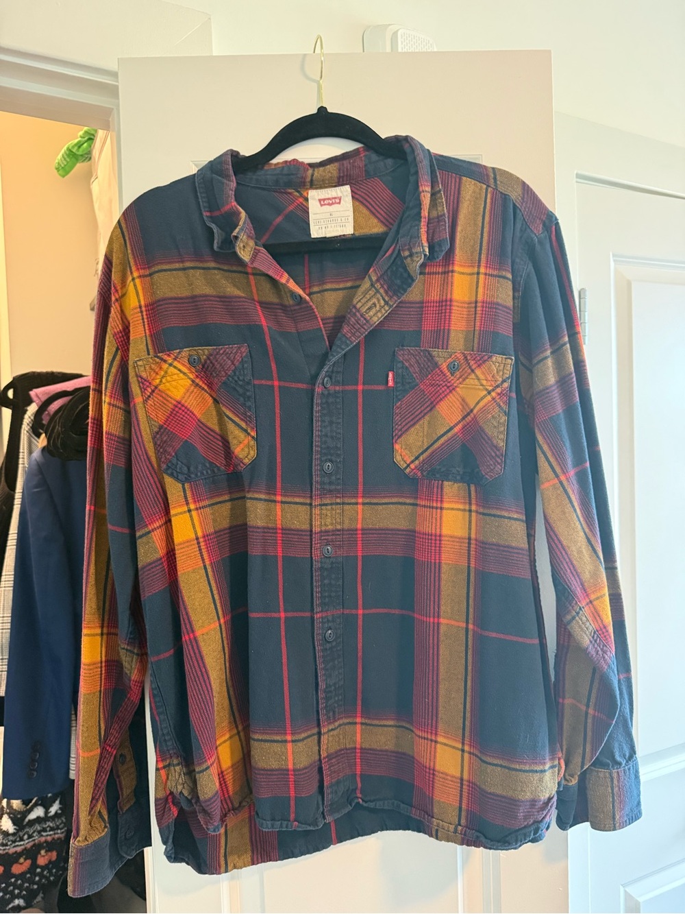 Levi's Men's Plaid Button-Up Shirt